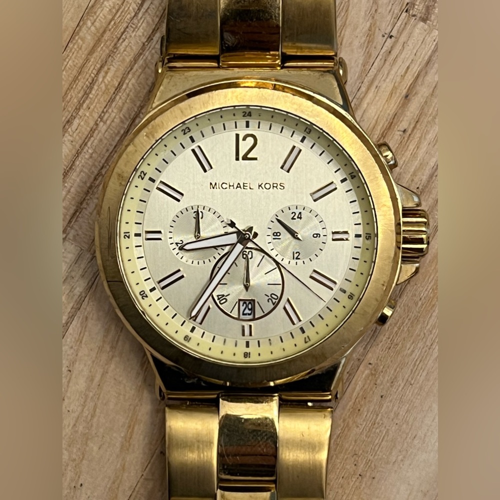 Michael Kors Men’s Watch Chronograph Gold-Tone Bracelet and Dial Date Window